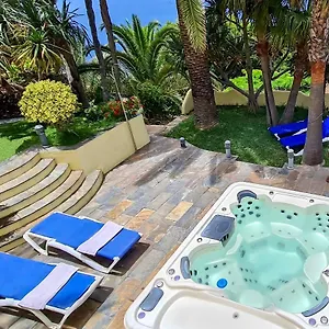 https://casa-los-polveros.in-canary-islands.com